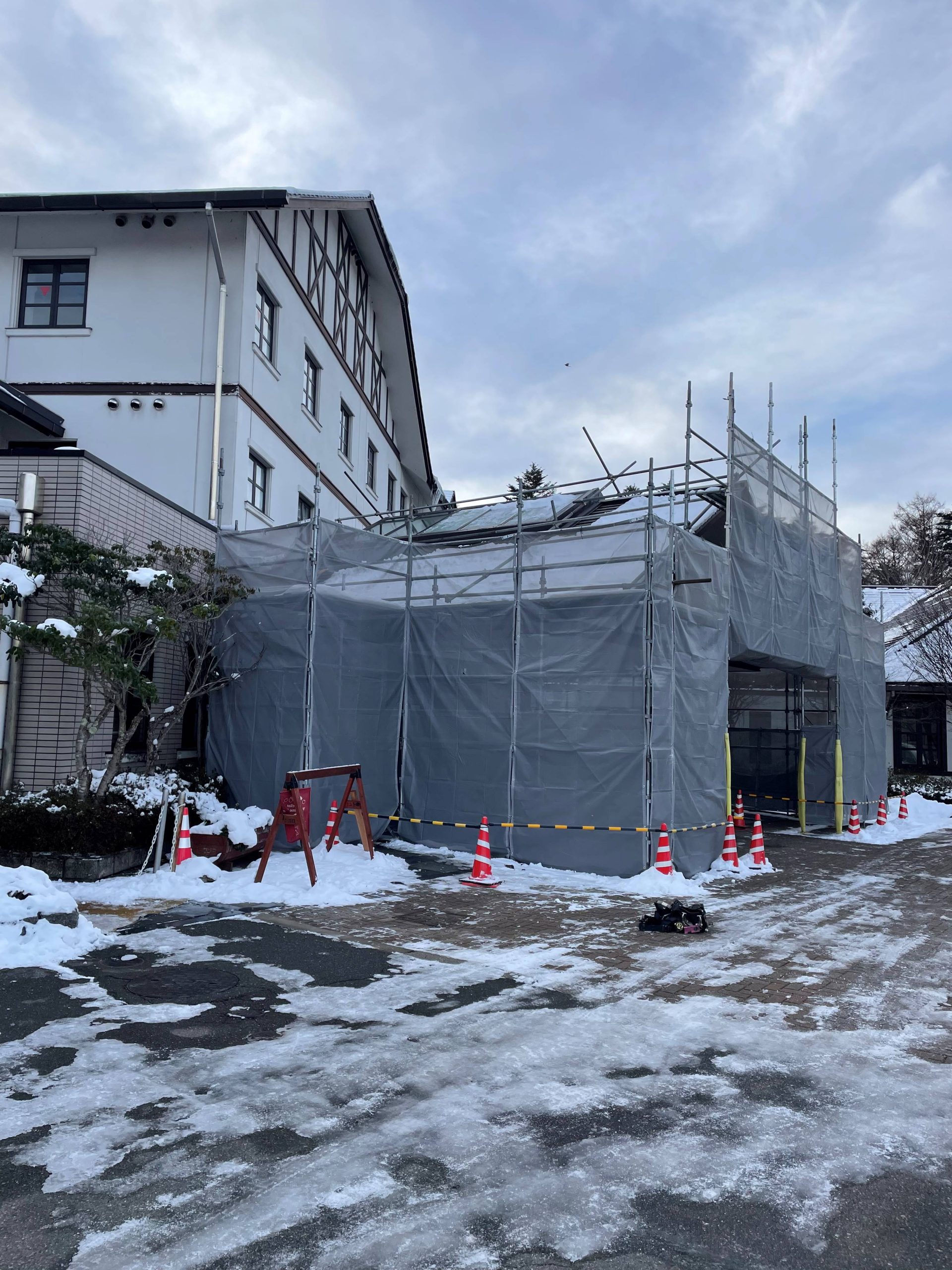 足場工事（ホテル）